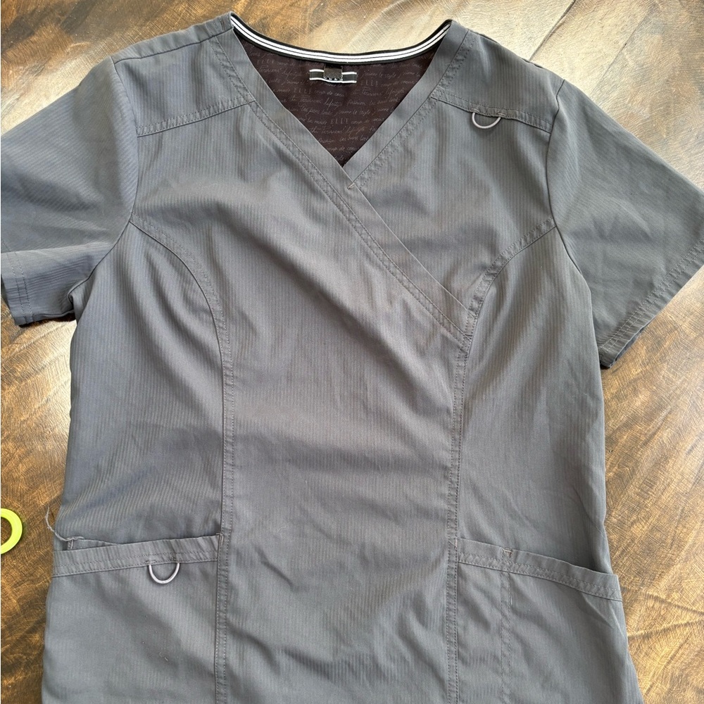 Elle Gray Scrub Top